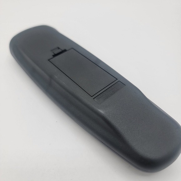 RCA SystemLink 3 Device Universal Remote (RCU 300) new batteries included! - Picture 5 of 5